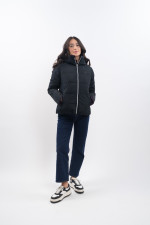 Adele Kurze Parka - Schwarz/Dunkellila Adele Kurze Parka - Schwarz/Dunkellila