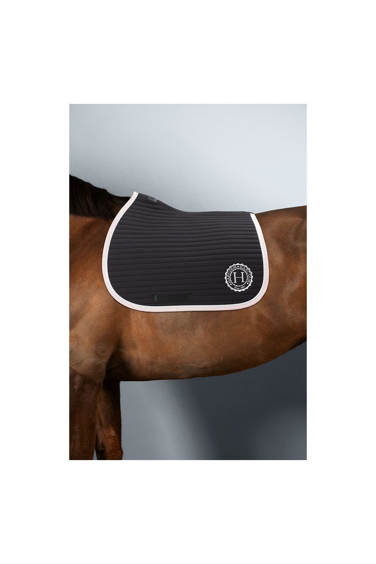 Tapis de selle Karembar pivoine Harcour | OHLALA Tapis de selle Karembar pivoine Harcour | OHLALA