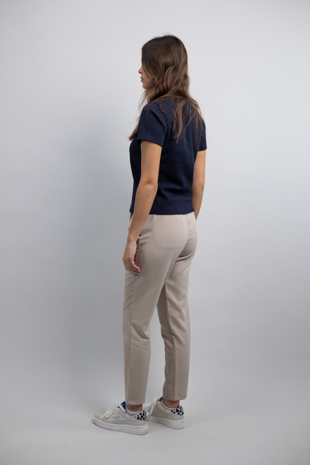 Parja Chino Mujer Spring 24 - Sable (Sand)