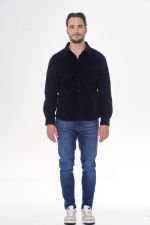 Shavi Camisa de Veludo Homem - Preto (Black) Shavi Camisa de Veludo Homem - Preto (Black)