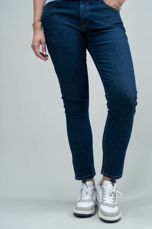 Power Jean girlfriend - Jean