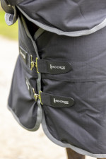 Dynastie Manta impermeável ergonómica - Preto (Black) Dynastie Manta impermeável ergonómica - Preto (Black)