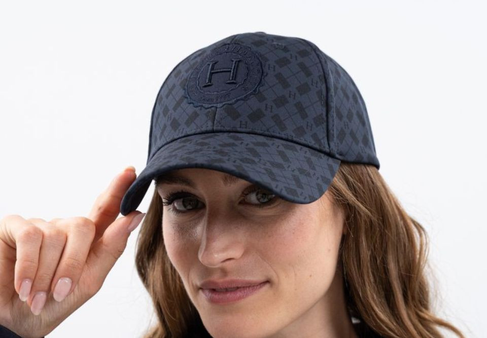 Caps, hats & scarves